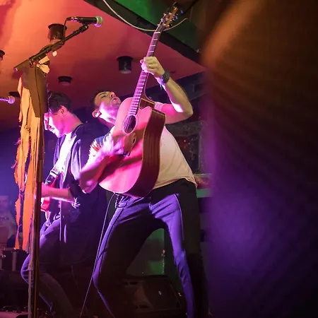 Albergue Kosodrevina - Turistická Ubytovňa Tale